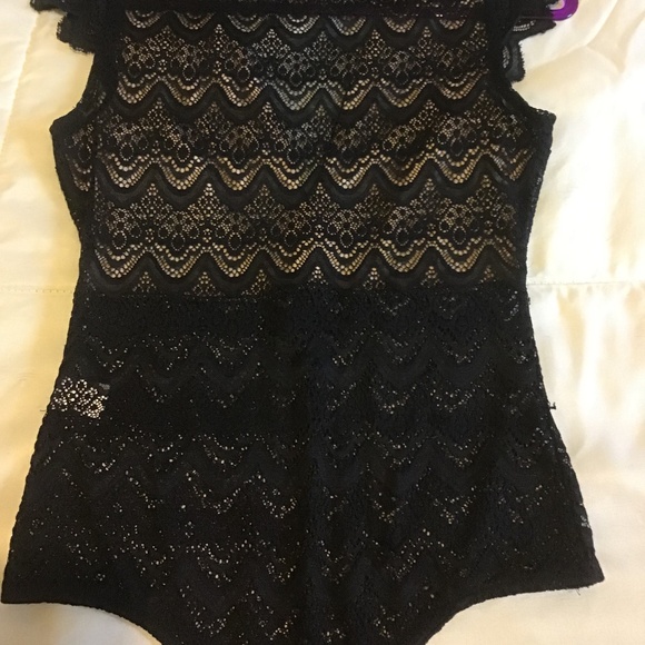Lace Bodysuit EUC - Picture 4 of 7